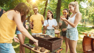 How to Host a Backyard BBQ Without the ‘Oops’ Factor